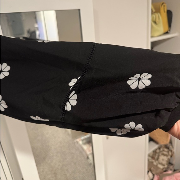Kate Spade Black and White Floral Long Sleeve Dress - Picture 4 of 4